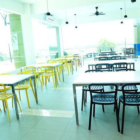 40m2 1 slaapkamer, 1 privé badkamer Appartement in Lumut Buitenkant foto