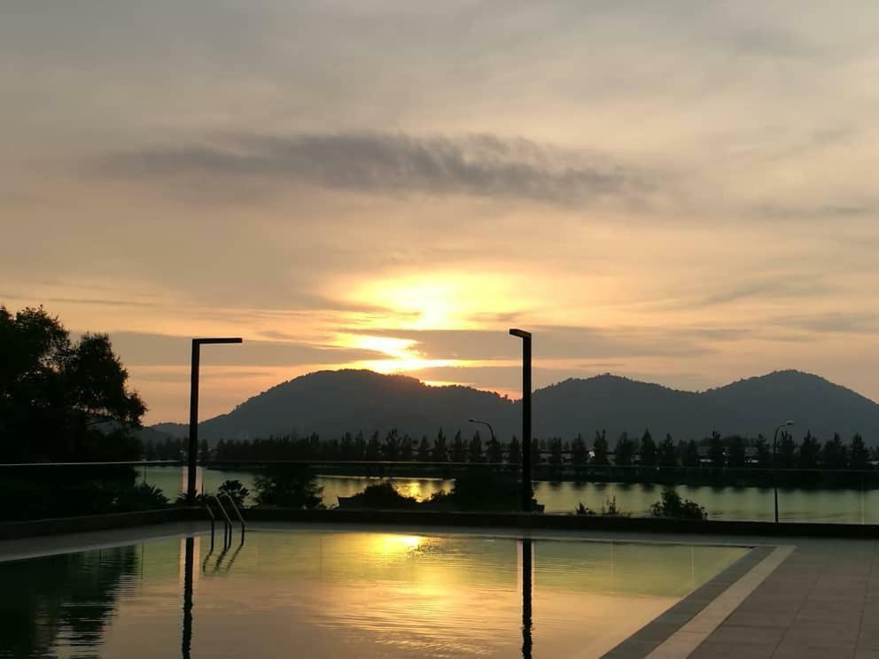 40m2 1 slaapkamer, 1 privé badkamer Appartement in Lumut Buitenkant foto